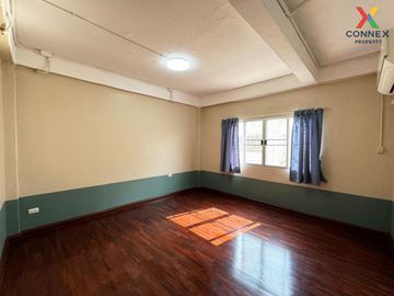 FOR SELL townhouse Varathorn Ville Pattanakarn 44 MRT-Lat Phrao CX-98941