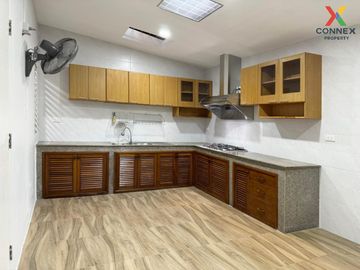 FOR SELL townhouse Varathorn Ville Pattanakarn 44 MRT-Lat Phrao CX-98941