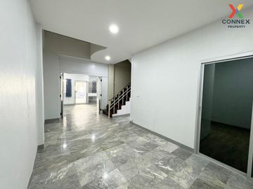 FOR SELL townhouse Varathorn Ville Pattanakarn 44 MRT-Lat Phrao CX-98941
