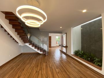 Se vende o alquila hermosa casa en la mejor zona de Las Brisas de Villa (colinda con Club de Villa)