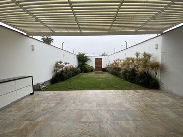 Se vende o alquila hermosa casa en la mejor zona de Las Brisas de Villa (colinda con Club de Villa)