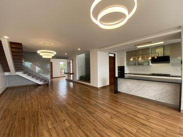 Se vende o alquila hermosa casa en la mejor zona de Las Brisas de Villa (colinda con Club de Villa)