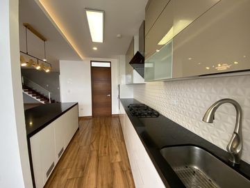 Se vende o alquila hermosa casa en la mejor zona de Las Brisas de Villa (colinda con Club de Villa)