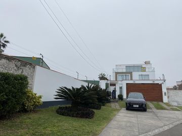 Se vende o alquila hermosa casa en la mejor zona de Las Brisas de Villa (colinda con Club de Villa)
