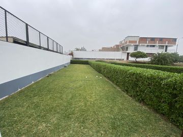Se vende o alquila hermosa casa en la mejor zona de Las Brisas de Villa (colinda con Club de Villa)