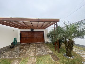 Se vende o alquila hermosa casa en la mejor zona de Las Brisas de Villa (colinda con Club de Villa)