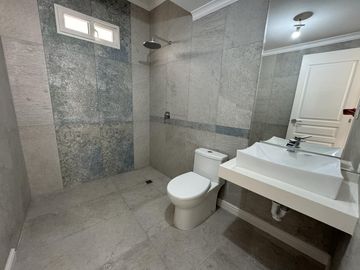 FLAT ESTRENO 2 DORM - 1 COCHERA - Casuarinas baja