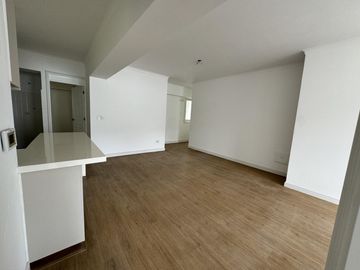 FLAT ESTRENO 2 DORM - 1 COCHERA - Casuarinas baja