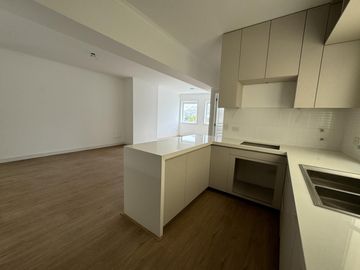 FLAT ESTRENO 2 DORM - 1 COCHERA - Casuarinas baja