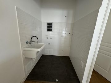 FLAT ESTRENO 2 DORM - 1 COCHERA - Casuarinas baja