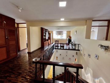 Casa en Higuereta/Surco - 5 dorm - Terraza - Cerca a Parque