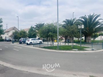 LINDA CASA CON PISCINA EN CONDOMINIO