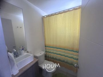LINDA CASA CON PISCINA EN CONDOMINIO