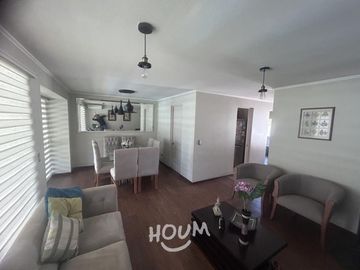 LINDA CASA CON PISCINA EN CONDOMINIO