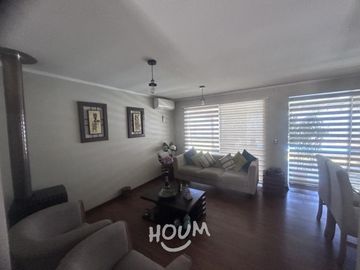 LINDA CASA CON PISCINA EN CONDOMINIO