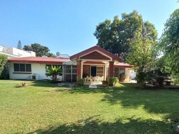 Casa en venta en Lomas de Cocoyoc, Oaxtepec, Morelos.