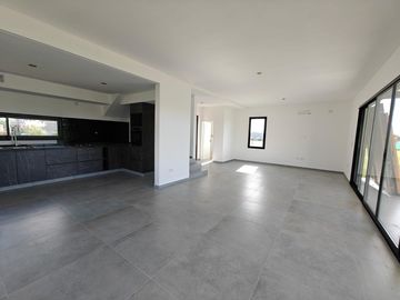 Casa en Santa Elisa Pilar del Este
