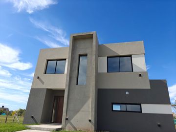 Casa en Santa Elisa Pilar del Este