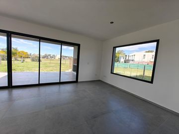 Casa en Santa Elisa Pilar del Este