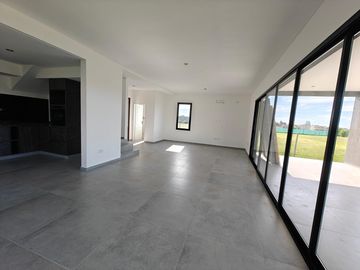 Casa en Santa Elisa Pilar del Este