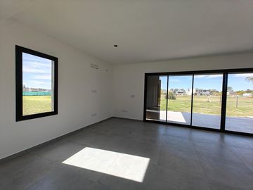 Casa en Santa Elisa Pilar del Este