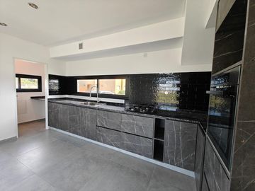 Casa en Santa Elisa Pilar del Este