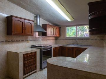 CASA EN VENTA COLONIA MEXICO CERCA DE P. DE MONTEJO, ESQUINA, ENTREGA INMEDIATA