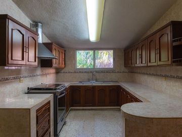 CASA EN VENTA COLONIA MEXICO CERCA DE P. DE MONTEJO, ESQUINA, ENTREGA INMEDIATA