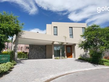 Casa en Fincas de Hudson