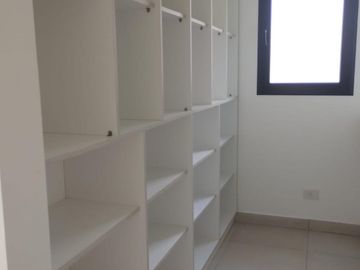 Hermosa casa en venta en barrio Santo Tomás, Pilar