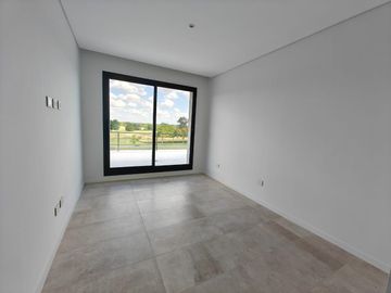 Casa con pileta en Pilar Golf