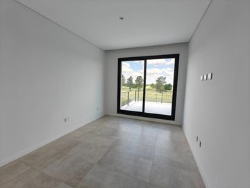 Casa con pileta en Pilar Golf