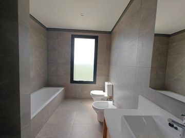 Casa con pileta en Pilar Golf