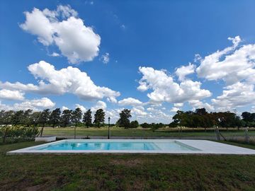 Casa con pileta en Pilar Golf