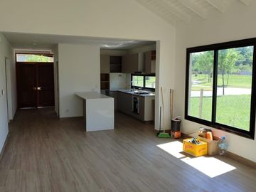 Espectacular casa en venta en barrio Santo Tomás, Pilar