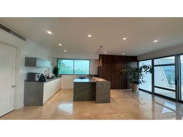 SE VENDE CASA DE LUJO EN EL SECTOR DE LAGOS DEL CAUJARAL