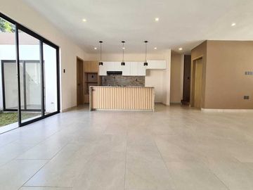 Casa en VENTA en LOMAS DEL DORADO