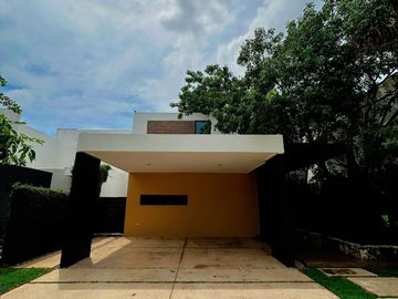 Casa en venta en privada residencial en Mérida Yucatán.