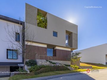 Casa de lujo Nueva Puerta las lomas en Venta