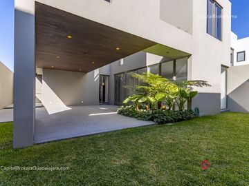 Casa de lujo Nueva Puerta las lomas en Venta