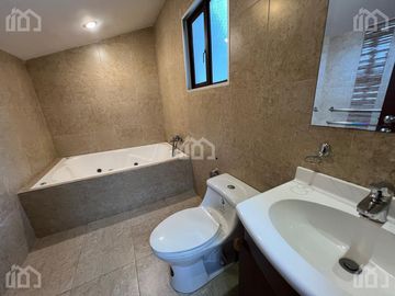 CASA EN VENTA SECTOR RIO AMARILLO