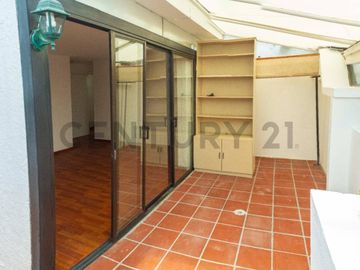 En venta departamento con vista panorámica. El Batán
