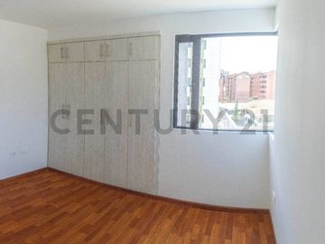 En venta departamento con vista panorámica. El Batán