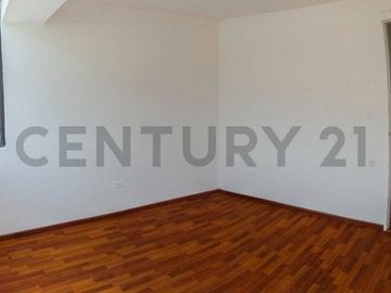 En venta departamento con vista panorámica. El Batán