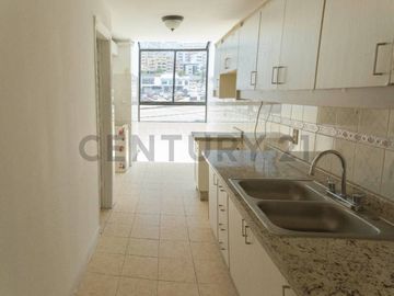 En venta departamento con vista panorámica. El Batán
