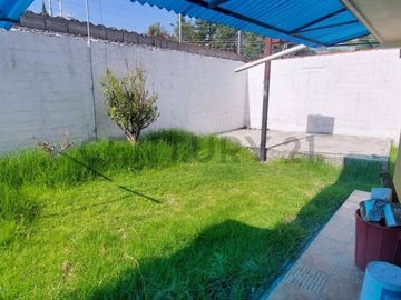 En Venta Casa en La Armenia Valle de los Chillos de 117m2 y Patio Amplio de 60m2