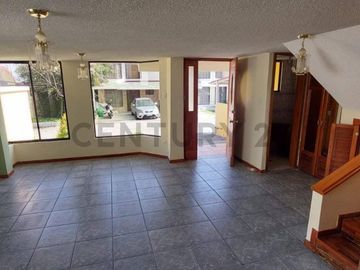 En Venta Casa en La Armenia Valle de los Chillos de 117m2 y Patio Amplio de 60m2