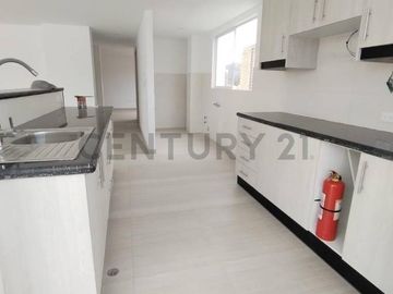 EN VENTA HERMOSO DEPARTAMENTO CON BALCON Y TERRAZA EN CUMBAYA