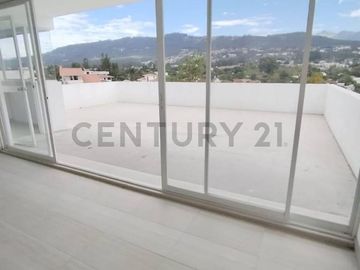 EN VENTA HERMOSO DEPARTAMENTO CON BALCON Y TERRAZA EN CUMBAYA