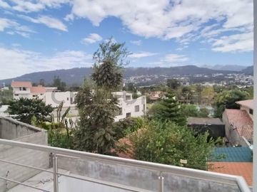 EN VENTA HERMOSO DEPARTAMENTO CON BALCON  EN CUMBAYA